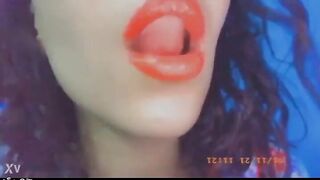 المموس حنان حبيبي بعتلها قالها لو زبري قدامك هتلحسي ازاي  نيك مصري بعتتلوا فيديو بتعمل حركات بنت متناكه ببوقها و لسانها
