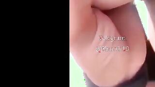 اللبوه سكس مصري  واقفه مع خطيبها في الشارع خلاتوا طلع بزازها الكبيره من البراء و عمال يعصر فيهم وهي بتصور نفسها