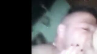 عنتيل الصعيد ماسك المموس جارتوا تحت  سكس مصري منوا وفاشخ كسها الهايج نيك و اللبوه عماله تصوت من المتعه لبوه مصريه