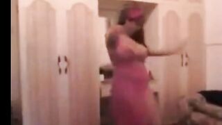 اللبوة الحيحانه  سكس مصري بوسي الرقاصه قبل الشهره اللبوه كانت بترقص ل زبون سعودي بقميص نوم فوشيا طويل وعماله تتشرمط عليه