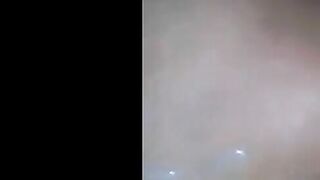 اللبوه الممحونه  سكس مصري بتصور زبر الزبون وهي عماله تدعك فيه و تحسس علي بضانوا مسكها فلقس طيزه الكبيره و فشخها نيك