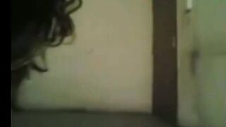 اللبوه ندي  سكس مصري الحيحانه لابسه طقم احمر فاجر الهايجه مسك زبر عشيقها بلع كله في بوقها مسكها فشخ رجلها ونزل رزع في كسها
