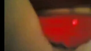 اللبوه ندي  سكس مصري الحيحانه لابسه طقم احمر فاجر الهايجه مسك زبر عشيقها بلع كله في بوقها مسكها فشخ رجلها ونزل رزع في كسها