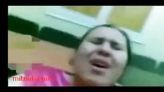 الممرضه المموس سكس مصري  راحت العياده بدري عن معادها عشان تريح زبر البواب الهايج مسكها فشخها علي الكرسي ونزل نيك فيها