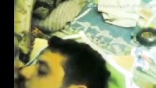 العنتيل الفحل  الصعيدي ماسك اللبوه مرات اخوها الهايجه  سكس مصري مركبها علي زبر و شغال رزع في كسها الهايج اللبوه عماله تتشرمط عليه