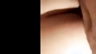 المموس الحيحانه ندي الهايجه مفلقس طيزها الكبيره  سكس مصري ل عشيقها الزبيرمسكها من وسطها في الوضع الفرنساوي فشخها نيك