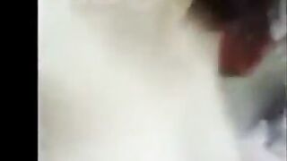 اللبوه الممحونه نجوي مشواير الهايجه راحت ل زبون سكس مصري  مسكها من شعرها و اتعامل معاها بعنف ومسكها فشخ كسها  نيك