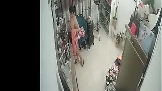 تسريب فيديو للبوه التونسيه مونيكا الممثله من دخل  سكس مصري غرفة نومها و هي خارجه من الحمام عريانه ملط وبتلبس هدومها