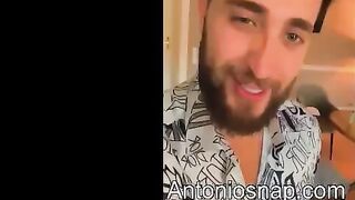 انطواني العربي العرص جايب ديوث روسي حقير ومراته القحبه  سكس مصري عمال يشتم في الديوث وهو مش فاهموا خد مراته و دخل ينكها