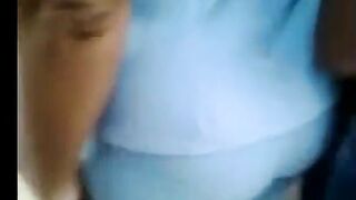 فريد الهايج  سكس مصري واقف في الطابوراول ما زبرخبط في طيز المموس وقف فضل يحك زبرفي طيزها لحد ام اجبهم و غرقها لبن