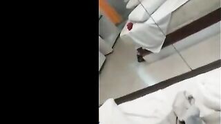 العنتيل السعودي استغل غياب سكس مصري  مراتو عن البيت ومسك الشغاله البنجاريه فشخ كسها و طيزها نيك عنيف لحد ماجبهم