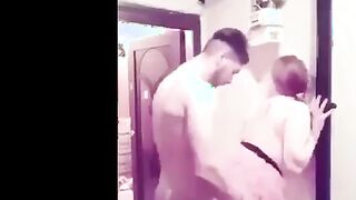 نتالي الشرموطه قفشت محصل الغاز ابو زبر كبير وقفها علي الحيطه وفلقس سكس مصري  طيزها فشخها نيك  عنيف في طيزها وكسها