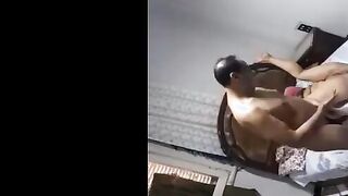 عنتيل فيصل غفل المموس حنان ام جسم كيرفي اللبوه نايمه علي ضهرها  سكس مصري و فشخ رجلها بتقولوا تعال نكني بقي انا كسي مولع