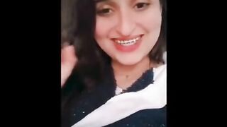 اللبوه ام كس شرقانه نايمه علي السرير  سكس مصري فشخ كسها الهايج بصباع السوسيس بدخلوا في كسها و طلعوا تلحسوا فشخ طيزها بزبر الصناعي