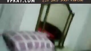 سلوي الممحونه نزلت   سكس مصرجوزها علي الشغل و كلمت عشيقها يجي ينكها و يريح كسها الهايج المموس المربربه اتفشخت نيك