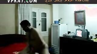 سلوي الممحونه نزلت   سكس مصرجوزها علي الشغل و كلمت عشيقها يجي ينكها و يريح كسها الهايج المموس المربربه اتفشخت نيك