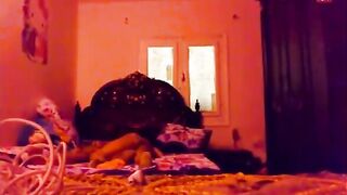 العنتيل غفل الشرموطه و صورها وهي تحت  سكس مصر منوا فاشخ كسها نيك اللبوه بياخد لبن العنتيل من كسها تلحسوا قحبه مصريه