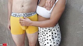 القحبه الممحونه كانت في مصيف مع حبيبها  سكس مصر خدها ورا الحمام فضل يفقش في بزازها و يحسس علي طيزها وكسها وقفها علي الحيطه فشخها نيك