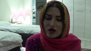 المموس المغربيه الممحونه راحت ل زبون  سكس مصر افريقي زبر ضخم نزلت علي ركبها تمص و تلحس فيه مسكها علي الارض فشخ كسها نيك