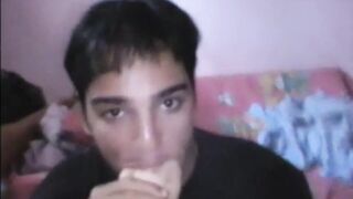القحبه راحت ل خطيبها البيت وهي عارفه انوا لوحدوا مسكها ذنقها  سكس مصر و صورها وهو نازل بوس فيها و بيفشخ كسها الممحون