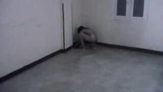 دخلت البيت لاقيت اختي  سكس مصر المموس بتمسح الشقه عريانه ملط كان نفسي امسكها افشخها نيك في  كسها و طيزها اللي مفلقسهم