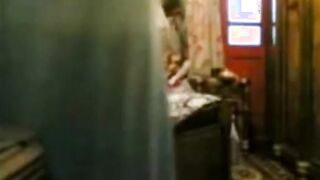 لبوة الشرقيه الهايجه فاكره  سكس مصرى عشيقها بيخونها ومش عايزه ينام معاها مسكها بالعافيه فشخ كسها و نكها قحبه مصريه