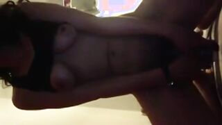 الشرموطه  سكس مصري جديد العربيه الممحونه فاتحه لايف تانجو وقعده في غرفة البرايفت مع الداعمين فشخ كسها الهايج بزبر الصناعي