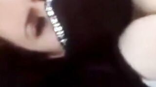 العنتيل الهايج ماسك المموس المربربه ام كس شرقان و نازل  سكس مصري عصر في بزازها و هو بينكها في كسها الشرقان قحبه مصريه