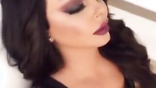 فضيحة القحبه الممحونه هيفاء وهبي  سكس مصري  المموس قعده في الطياره بتصور بزازها الكبيره و كسها الهايج ل عشيقها