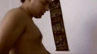 شرموطة تركيا القحبه مفشوخ كسها نيك قدام اهله اللبوه قعده  سكس مصري علي زبر عشيقها و اهله قعدين يتفرجوا عليها وهي بتتفشخ
