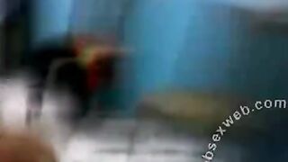العنتيل غفل عشيقتوا الهايجه  سكس مصري و صورها فيديو وهي عريانه ملط و فاشخ كسها الهايج نيك علي الارض قحبه مصريه