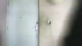 شرموطه صغيره اندر ايدج  سكس مصري ممحونه اوي وكسها هايجه بتكلم صاحبها فيديو كوول بتفرجوا علي جمال كسها الصغير المشعر