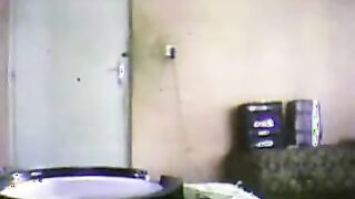 شرموطه صغيره اندر ايدج  سكس مصري ممحونه اوي وكسها هايجه بتكلم صاحبها فيديو كوول بتفرجوا علي جمال كسها الصغير المشعر