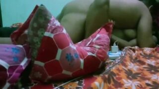 المموس راحت ل عشيقها البيت يكيفها نيك سكس مصري  و يطفي نار كسها المولع المموس كسها اتفشخ و عمال تصوت من المتعه