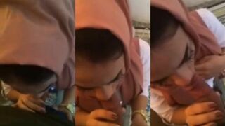 القحبه التونسيه الممحونه قعده علي ركبها ما بين منتديات سكس  رجلين عشيقها و نزله لحس و مص في زبر و بضان جبهم في بوقها