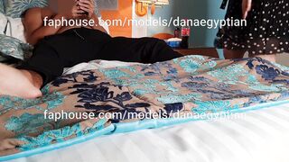 الشرموطه دخلت علي حبيبها نيك مصري و هو بيتفرج علي فيلم سكس فضلت تلعب في زبر و بضانوا قام عليها متع كسها الهايج نيك من الاخر