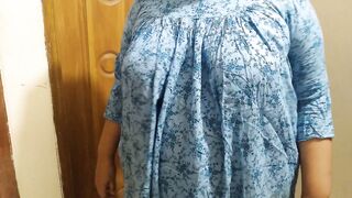المموس مربربه تخينه اوي و كسها ضيق فشخ العنتيل واقفه علي سكس مصر  الحيطه و اللبوه فلقست طيزها و بلعت زبر كله جوا كسها الممحون