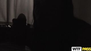 العنتيل شقط المموس من الحفله و خدها معا علي البيت سكس مصر  ينكها و يريح كسها الهايج المموس الحيحانه كسها اتفشخ نيك عنيف