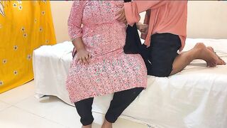 القحبه السودانيه المربربه سكس مصر  طلعت ركبت علي الزبر الفحل و فضلت تفرك بكسها الشرقان المموس بتقولوا نكني جامد