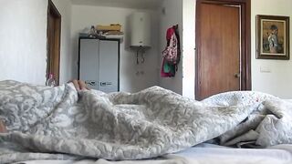 الشغاله  سكس مصر دخلت الاوضه تنظفها وسيدها قاعد علي السرير طلع زبر قدامها اللبوه مقدرتش تمسك نفسها وخلاتوا نكها