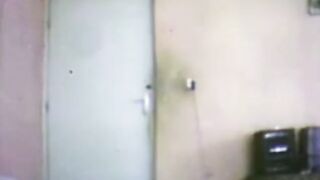 الشرموطه حنان الحيحانه ام كس هايج واقفه في سكس مصر  الاوضه بتصور نفسها فيديو  وهي عريانه ملط وهي بتحسس علي كسها الشرقان