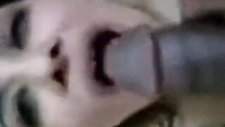 المموس الحيحانه طلبت  سكس مصر من عشيقها يصورها فيديو وهي مفشوخ نيك في كسها و حاطط زبر الكبير في بوقها قحبه مصريه