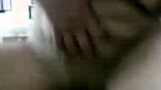 المتناكه ام محمد الحيحانه ساعه كامله سكس مصر  بتمص و تلحس في زبر وبضان الزبون كان هيجبهم في بوقها لحق نفسوا عشان ينكها