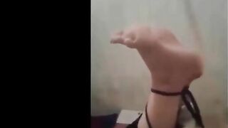 الفحل مكتف المموس من ايدها  سكس مصر و رجليها و نازل ضرب فيها وهي بتقولوا اااح ايوا اضربني جامد قبل ما تفشخ كسي