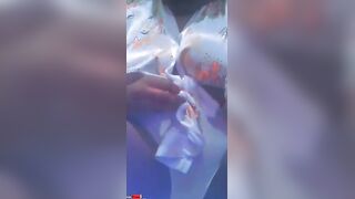 نهاد الحيحانه لبوة الوراق قعده بتكلم الزبون فيديو كوول وهي في الحمام بتفرجوا علي بزازها المربربه و كسها المنفوخ xnxxعراقي