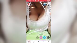 لبوة ابلكيشن تانجو الحيحانه ام بزاز فاتحه لايف نااار وهي قعده سكس مصري  عماله تتعالق و تتشرمط علي المتابعين عشان ينزلها دعم