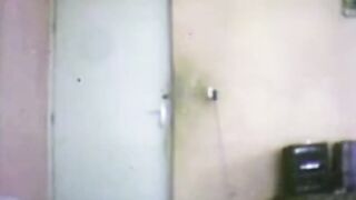 شرموطه شبرا الحيحانه مرفت الهايجه بتصور نفسها فيديو سكس مصري  ل صاحبها بتفرجوا علي جمال كسها و علي طيزها المربربه