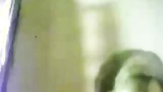 شرموطه شبرا الحيحانه مرفت الهايجه بتصور نفسها فيديو سكس مصري  ل صاحبها بتفرجوا علي جمال كسها و علي طيزها المربربه