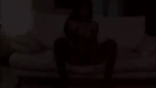 الشرموطه الافريقيه الهايجه مع حبيبها الامريكي جون المموس بتحب ال سكس مصري عنف في العلاقه عمال يرزع بزبر في كسها وهي عايزه اجمد