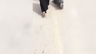 الديوث بيصوؤر مرات اخوها المموس وهو ماشي وراها مسلط ال سكس مصري كاميرا علي طيزها وهي ماشيه تهز فيها قحبه مصريه هايجه